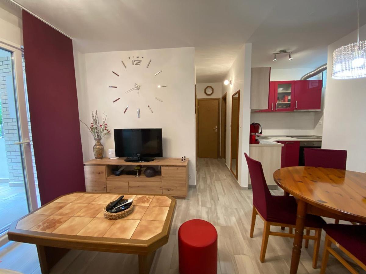 Appartamento Priko Cetine Omiš Esterno foto